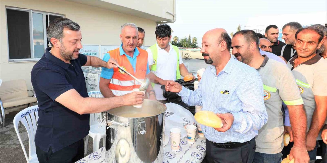 Yüreğir Belediye Başkanı Kocaispir, işçilerle bir araya geldi