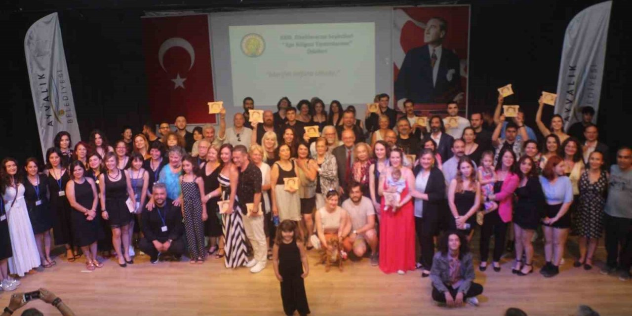 Burhaniye’de Kent Tiyatrosu’na bir ödül daha