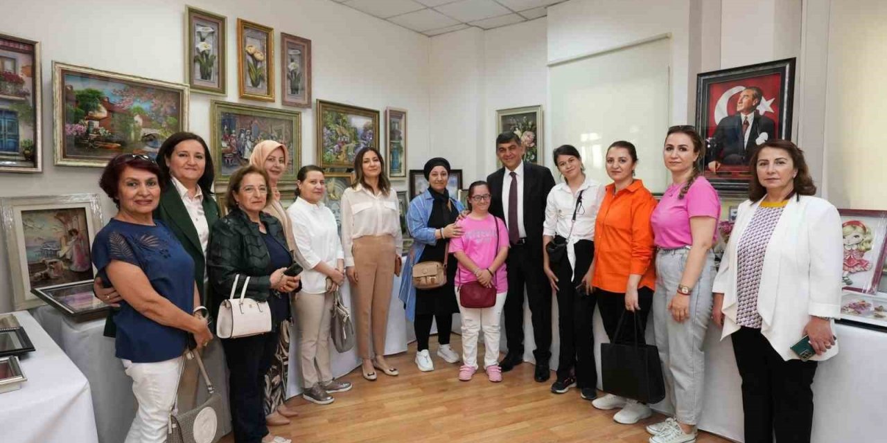 Kadınların el emekleri görücüye çıktı