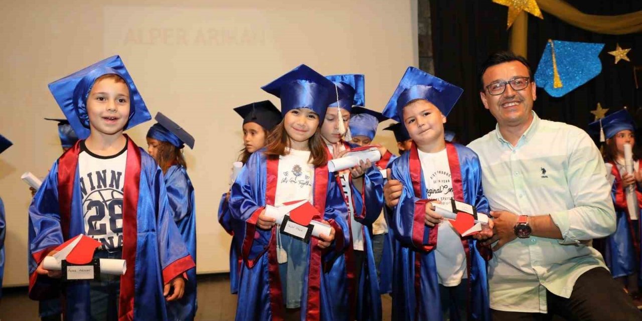 75. Yıl Kreş ve Çocuk Kulübü öğrencileri mezun oldu