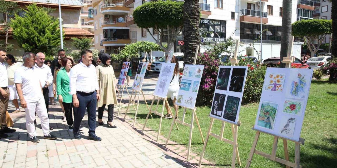 Mahmutlar ‘da el sanatları kursları yıl sonu sergisi açıldı