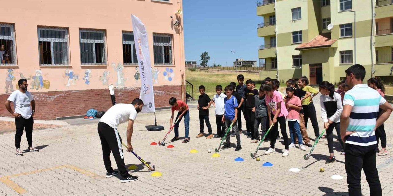 Diyarbakır Büyükşehir Belediyesi 10 bin öğrenciyi sporla buluşturdu