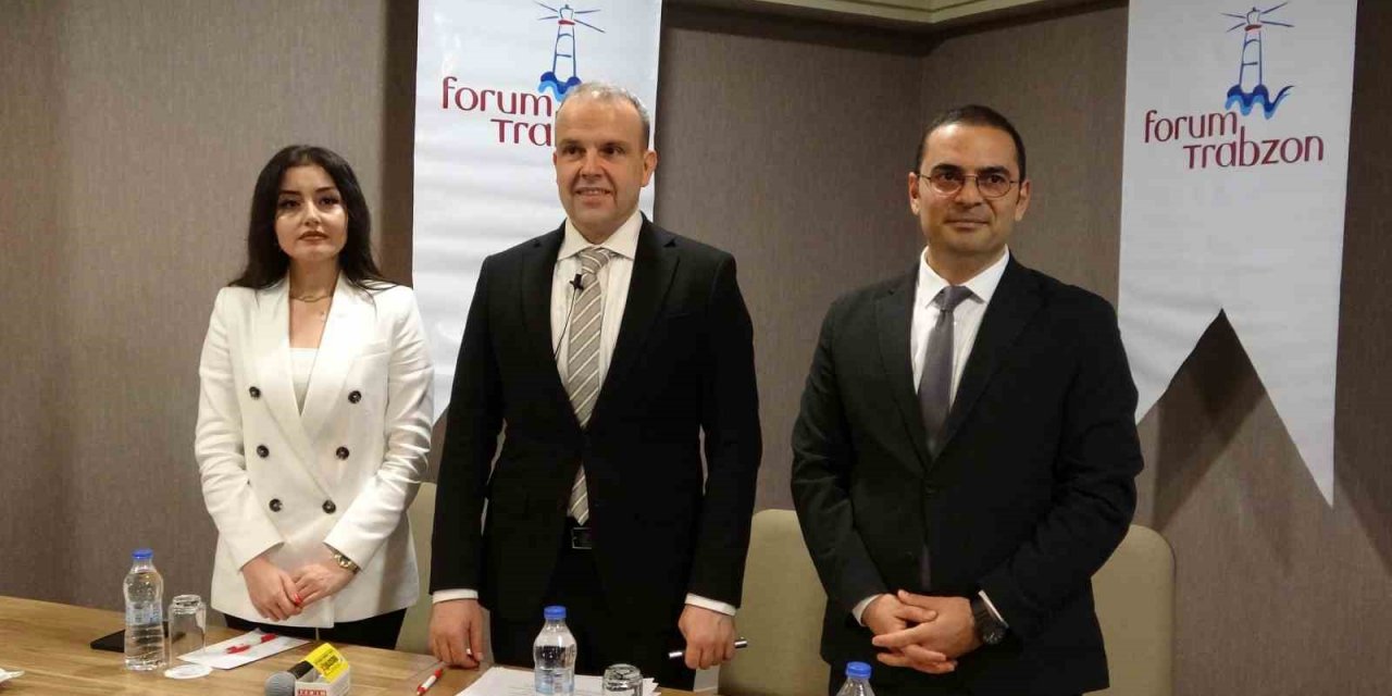 Forum Trabzon yöneticileri basın toplantısı düzenledi