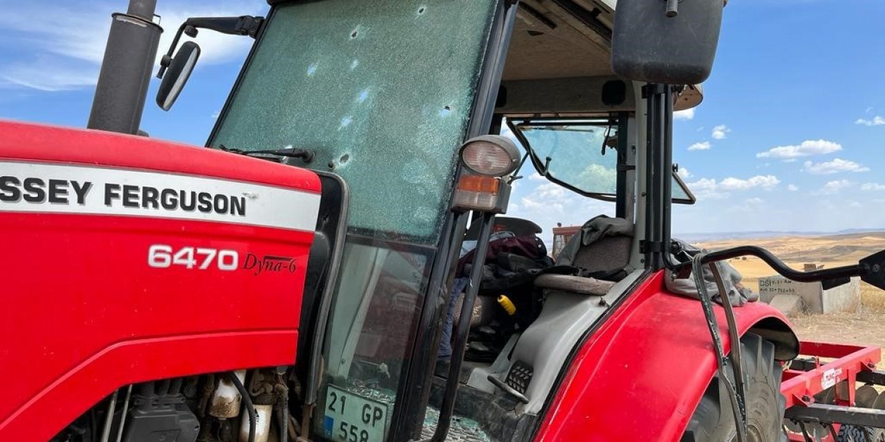 Uzun namlulu silahların kullanıldığı kavgada taranan traktörlerden dehşete düşüren görüntü