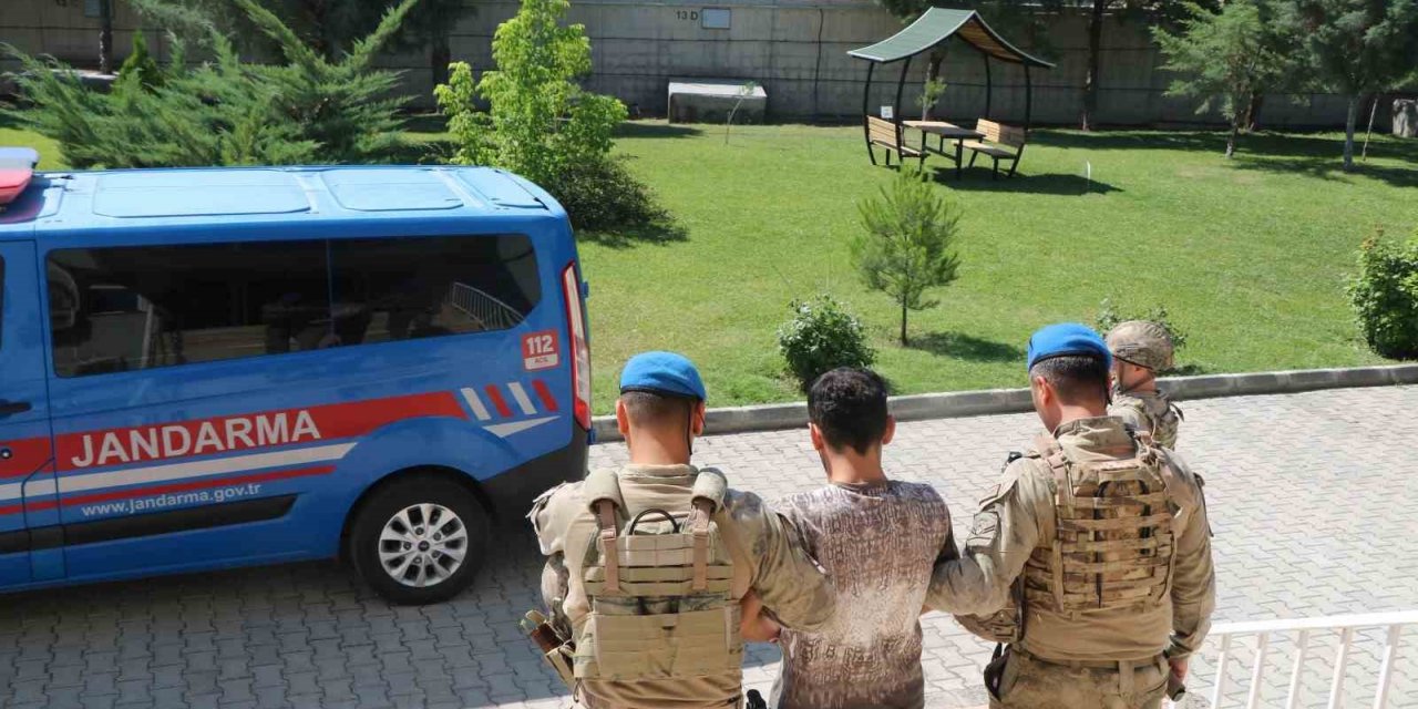 ‘Silahlı yağma’ suçundan aranan firari hükümlü tutuklandı