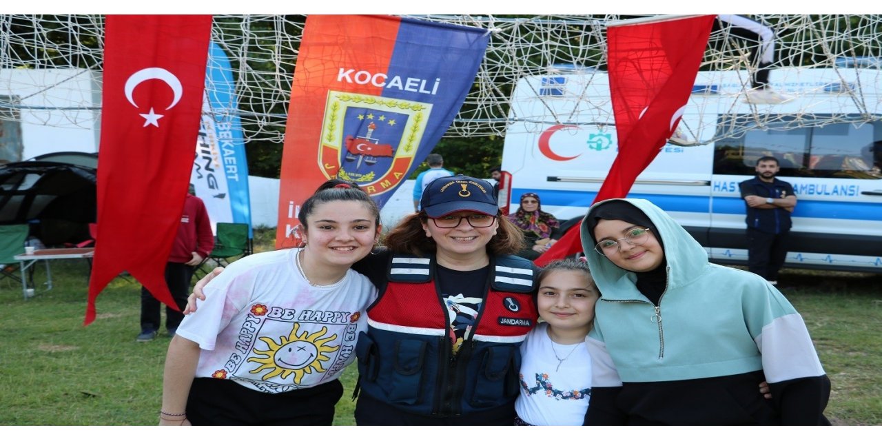 Kuruluş yıl dönümlerini çocuklarla kutladılar