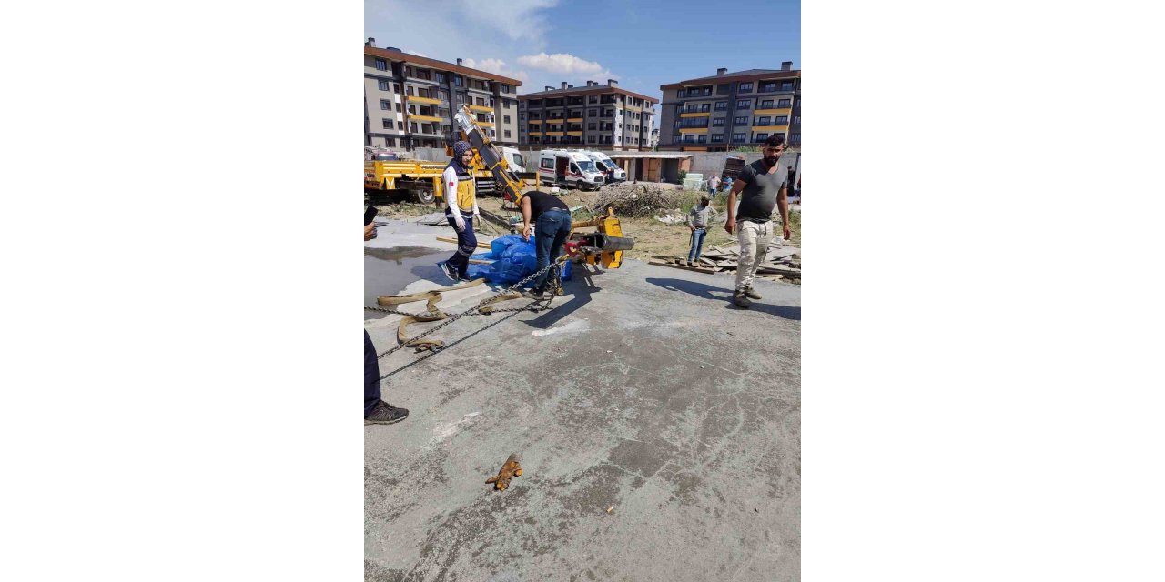 Kırılan vinç kolunun altında kalan bir kişi hayatını kaybetti