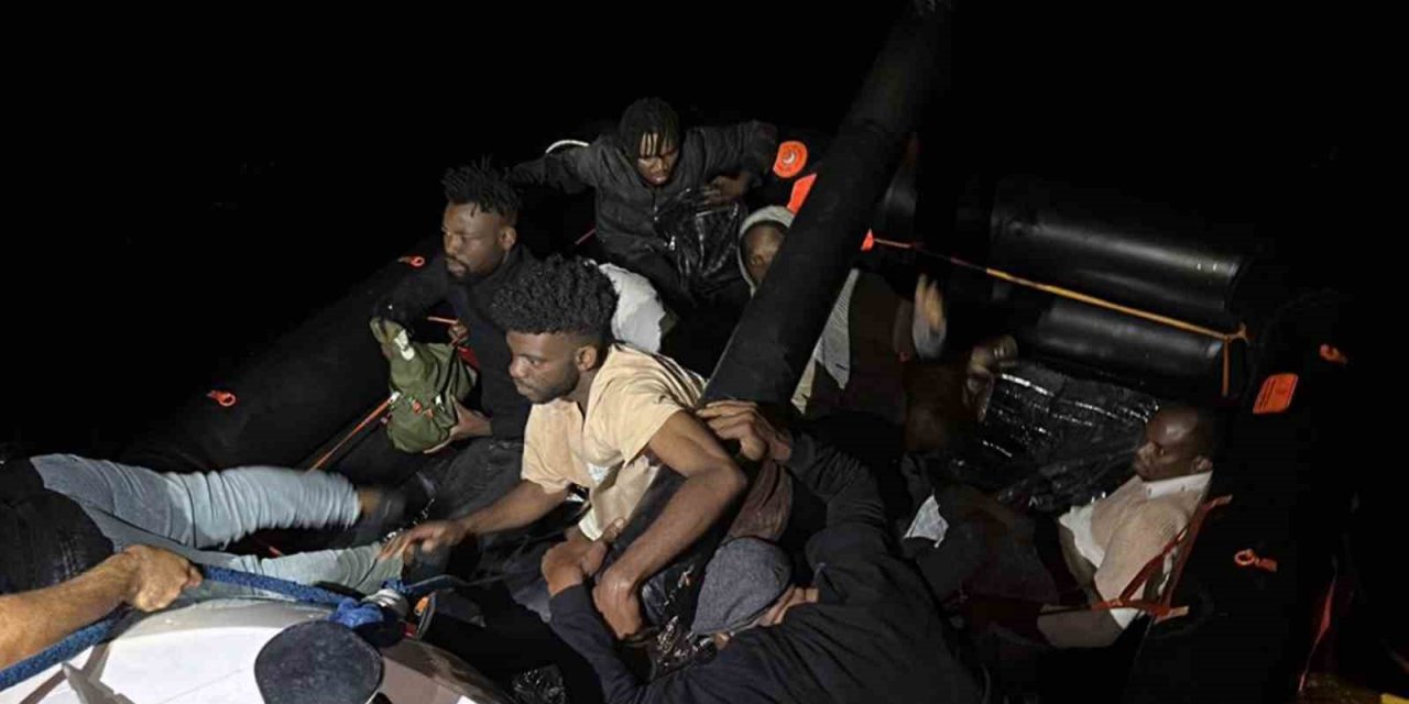 Dalaman’da 14 düzensiz göçmen kurtarıldı