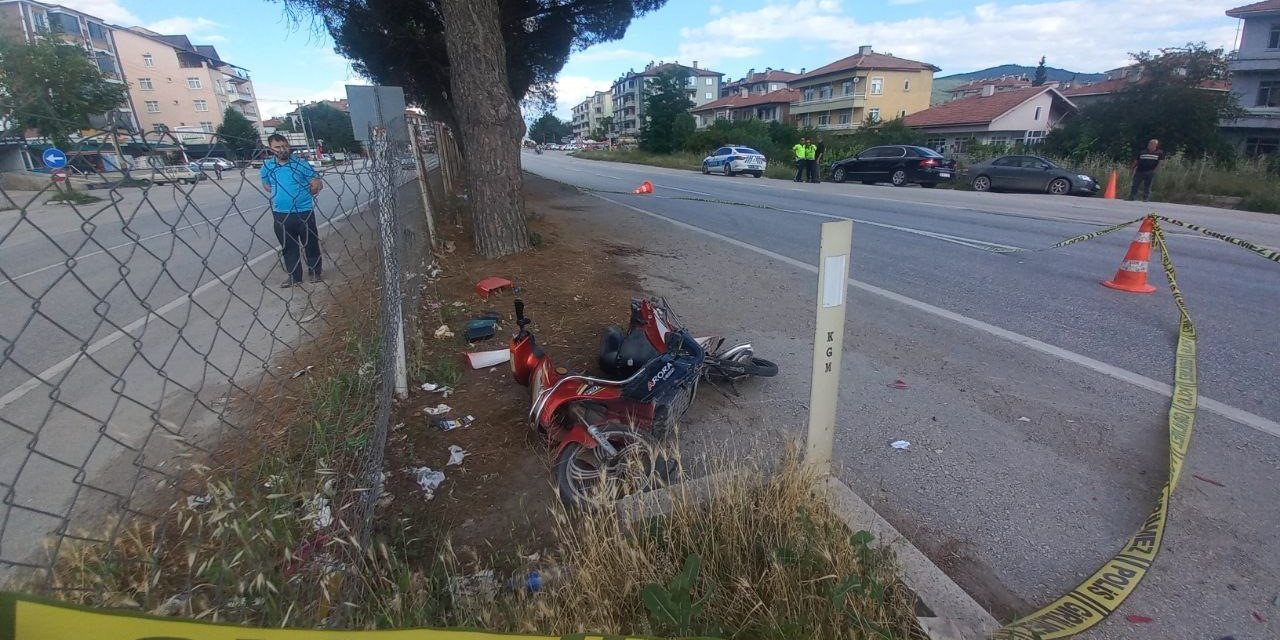 Elektrikli bisiklet ile motosiklet çarpıştı: 4 yaralı