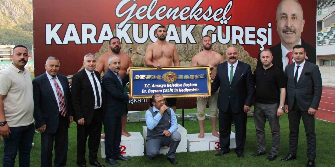 Amasya karakucak güreşlerinde başpehlivan Rıza Yıldırım oldu