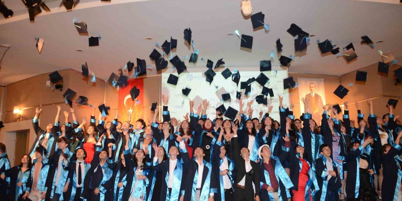 ASO Teknik Koleji’nde mezuniyet heyecanı