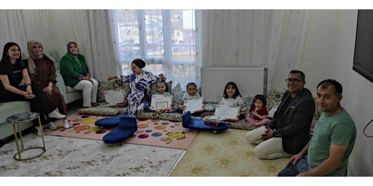 Cam kemik hastası kardeşler pasta eşliğinde karne sevinci yaşadı