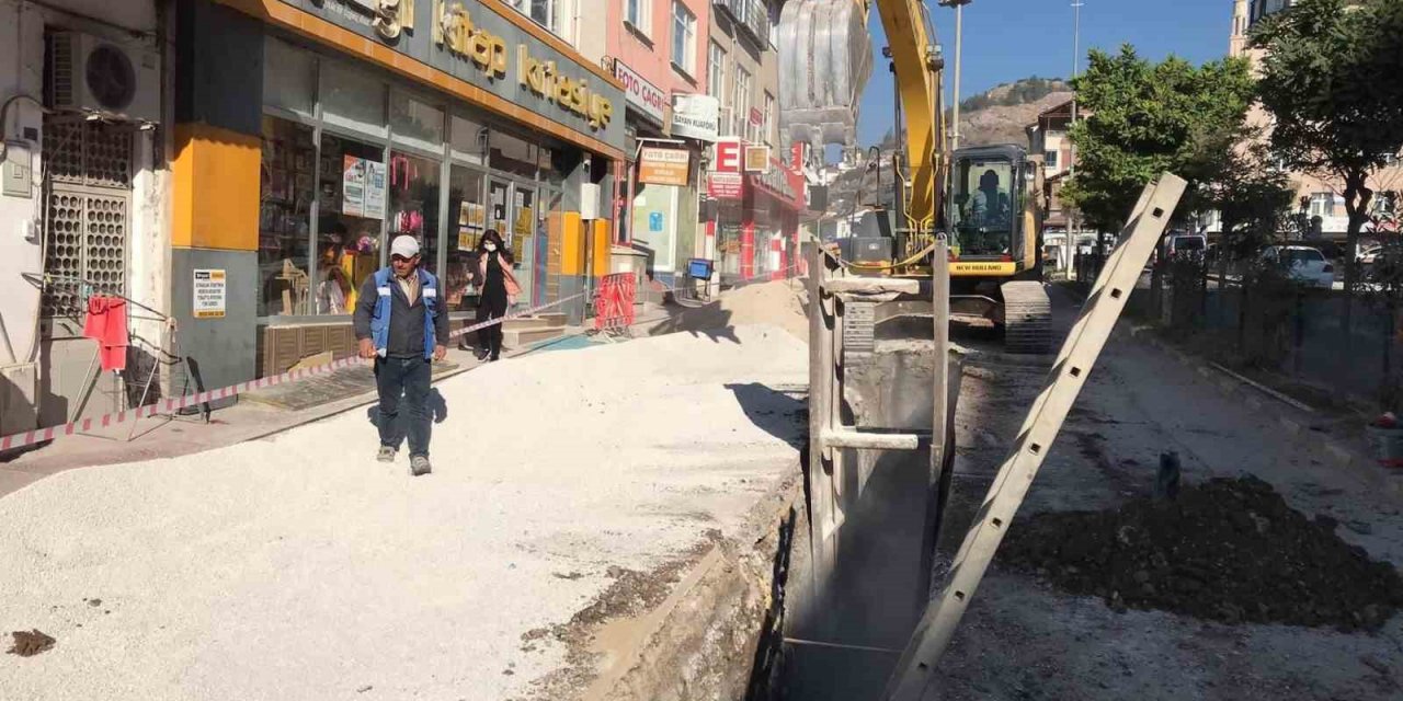Niksar Belediyesi alt yapı çalışmalarına hız kesmeden devam ediyor