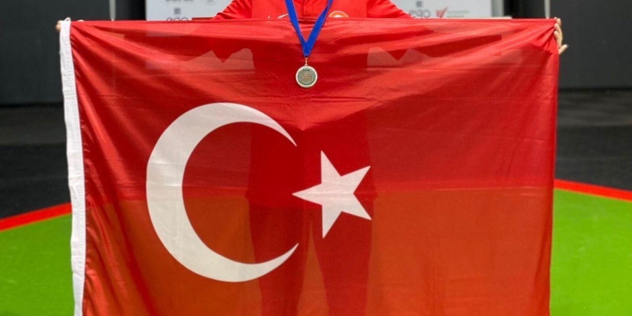 Taekwondocu Polat, Çin yolcusu