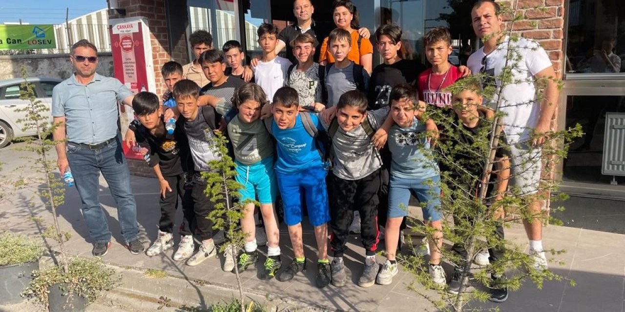 Gökmeydanspor’dan U13 takımına yemekli teşekkür