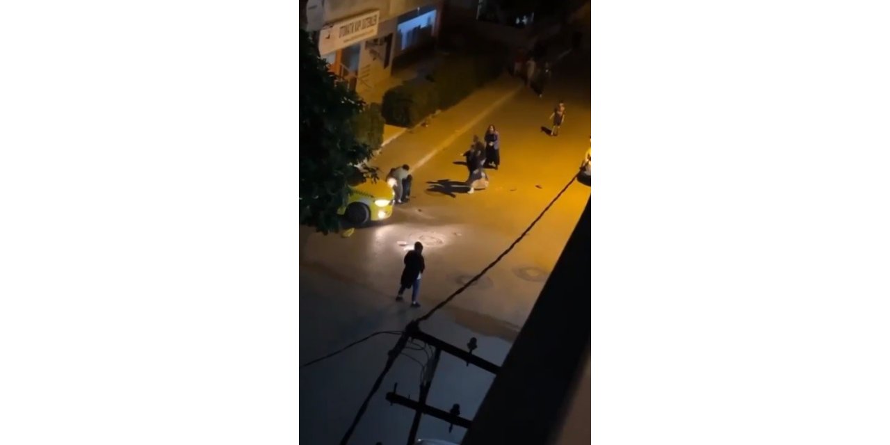 İstanbul’da iki grup kadının saç saça baş başa kavgası kamerada