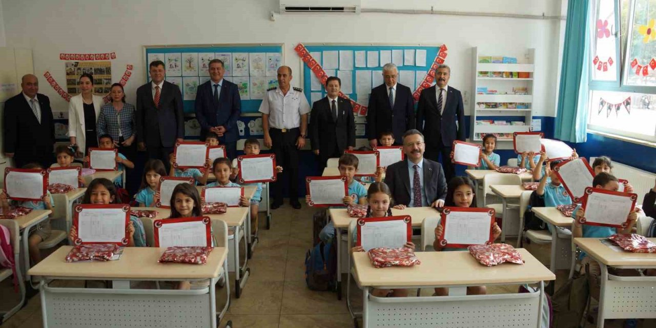 Aydın’da 189 bin 694 öğrenci karne sevinci yaşadı