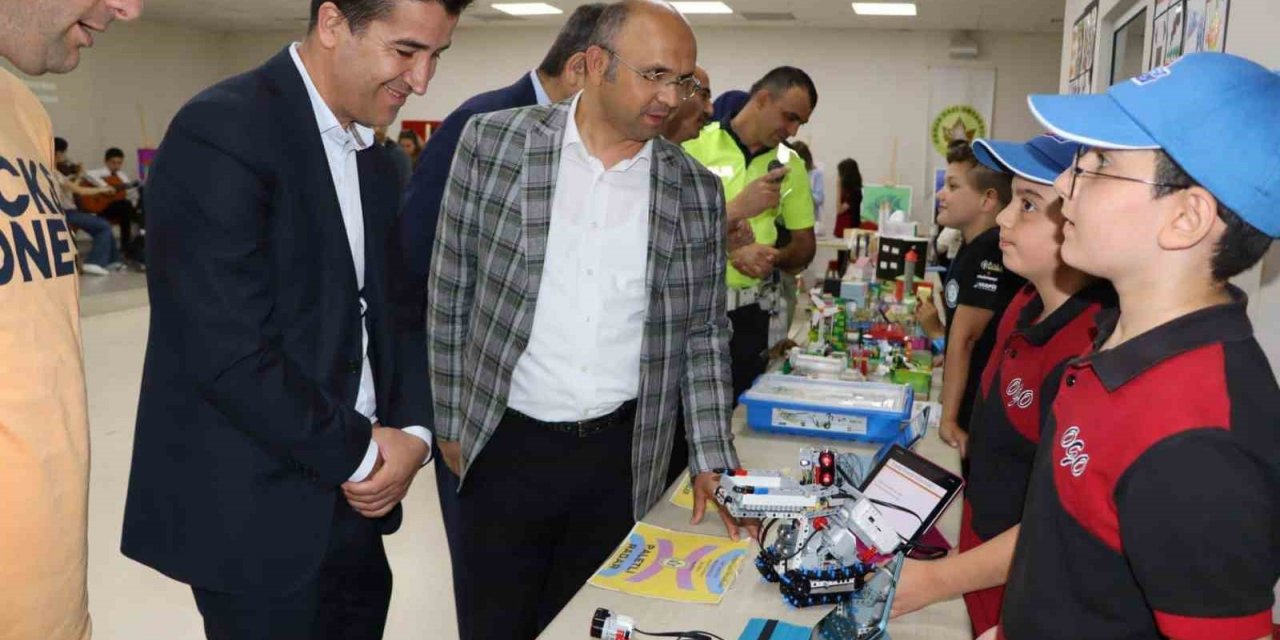 Teknolojiden sanata dair her şey bu öğrencilerin sergisinde bir araya geldi