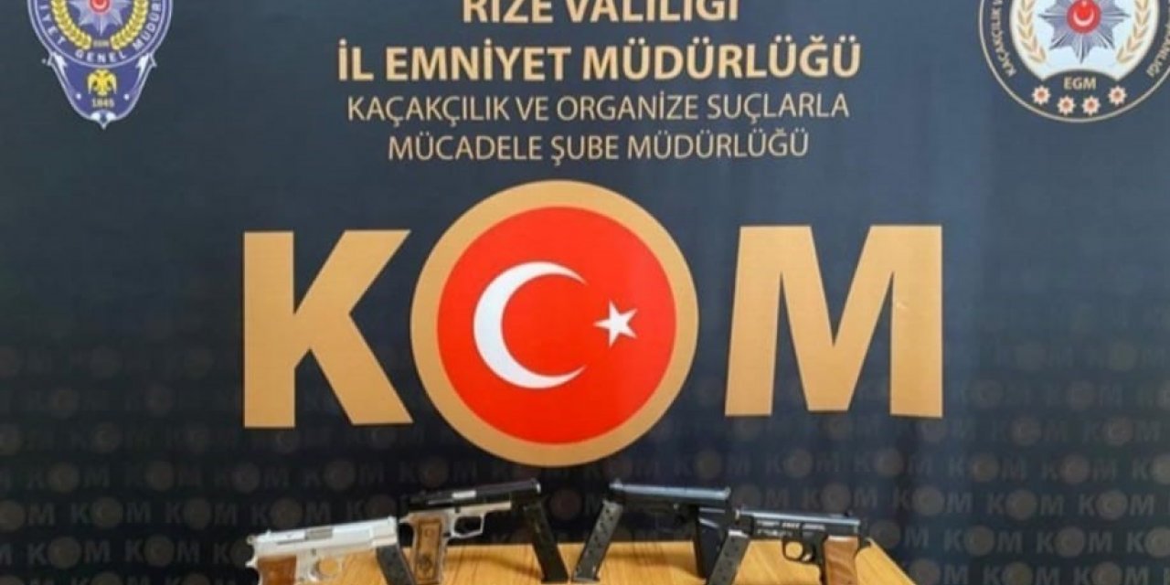 Durdurulan araçtan ruhsatsız tabanca yakalandı: 2 gözaltı
