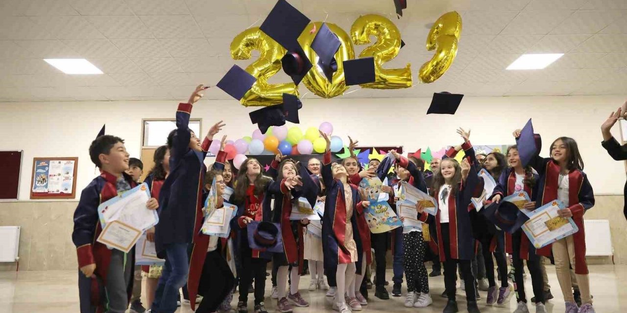 Sivas’ta 125 bin 269 öğrenci karne heyecanı yaşadı