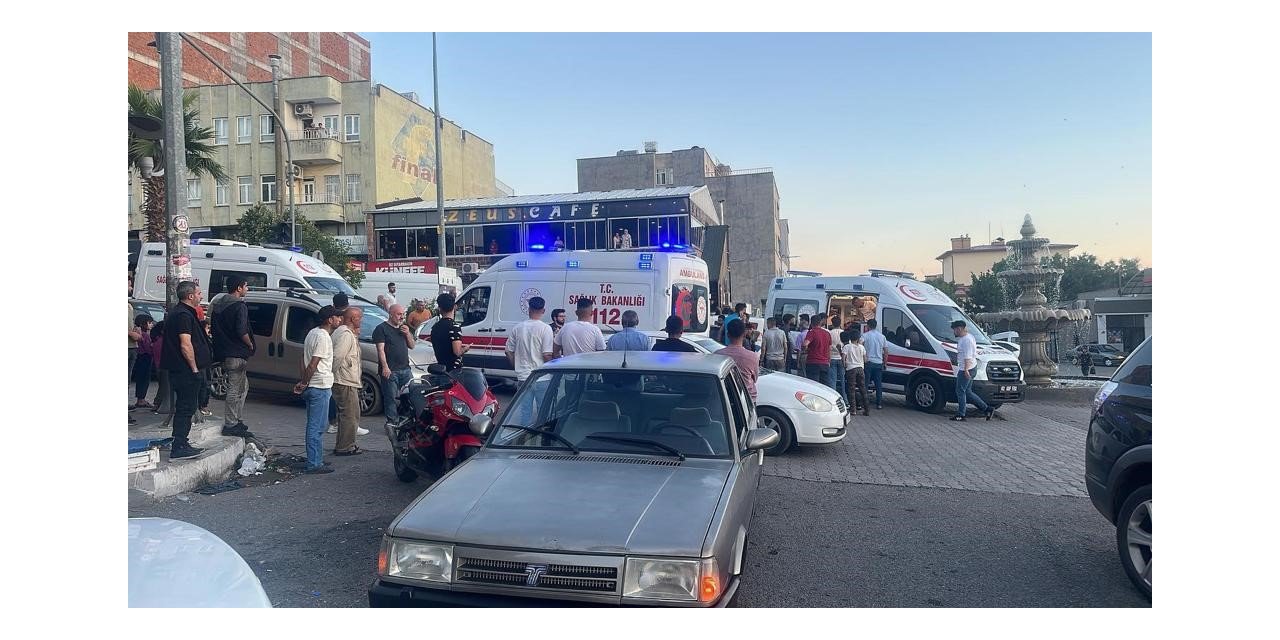 Motosiklet ile otomobil çarpıştı: 2 yaralı