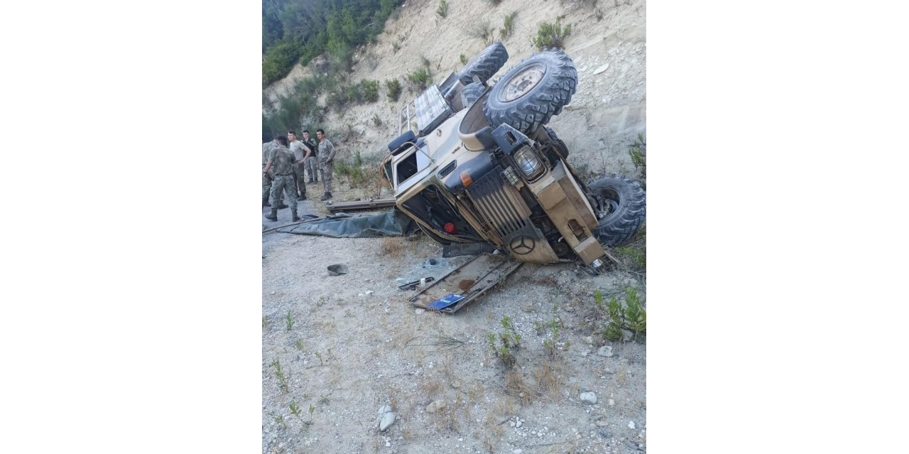 Hatay’da askeri araç devrildi: 4 yaralı