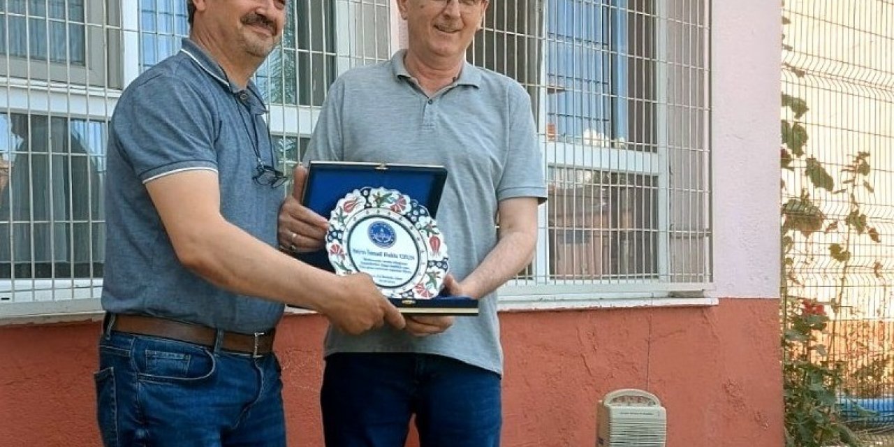 Öğrenciler mezun öğretmenler emekli oldu