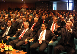 Seçimlere siyasiler damga vurdu