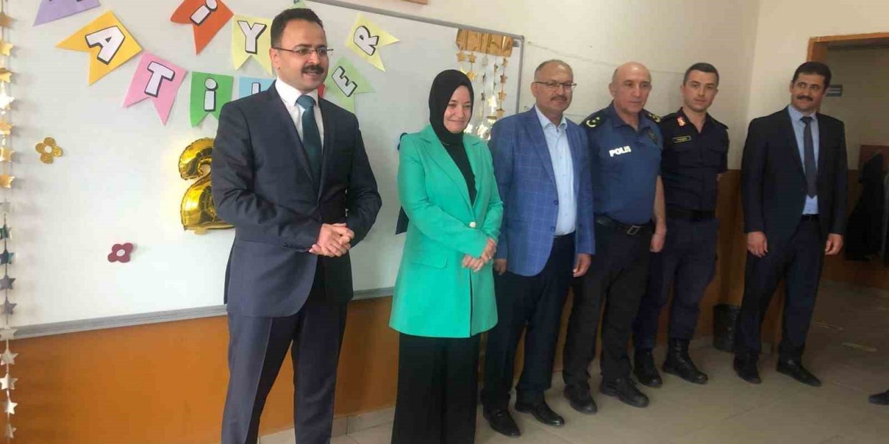 Gediz’de 7 bin 650 öğrenci karne aldı