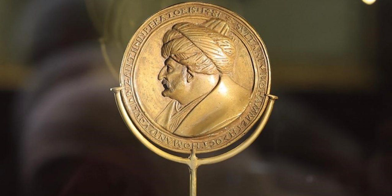 Fatih Sultan Mehmet madalyonunun sergilenmesine başlandı