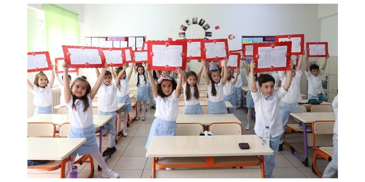 Kütahya’da 98 bin 465 öğrenci, 595 okulda karne heyecanı yaşadı