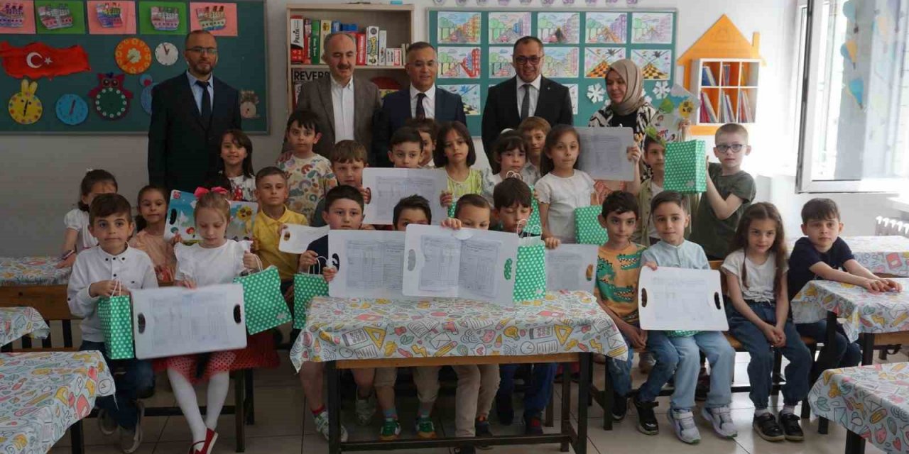 Rize’de öğrenciler karne heyecanı yaşadı