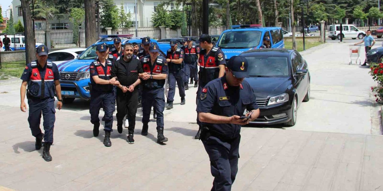 Uyuşturucu operasyonunda yakalanan 4 kişiden 2’si tutuklandı