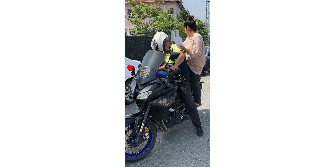 Deprem bölgesi Hatay’da yanlış gelen ve geç kalan öğrencileri sınava polis yetiştirdi