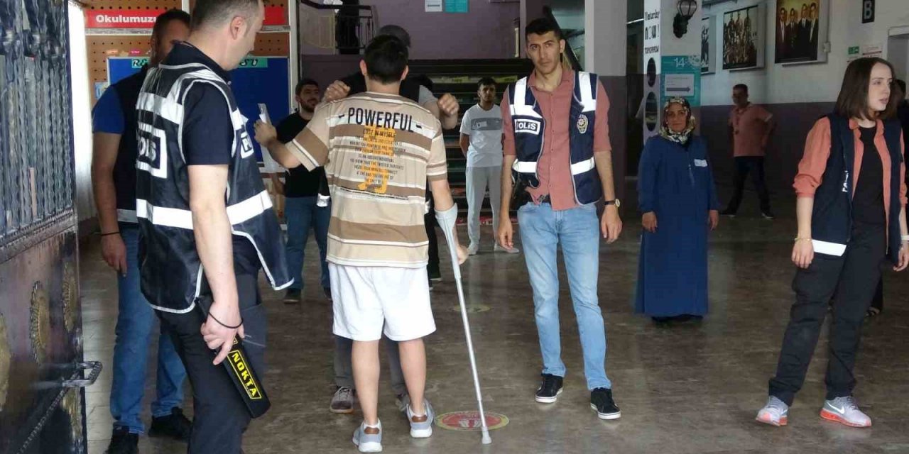 Diyarbakır’da YKS’nin ilk oturumu başladı