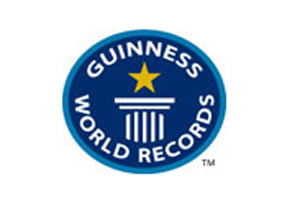 'Bir araca kaç kişi sığar?' rekoru kırdılar