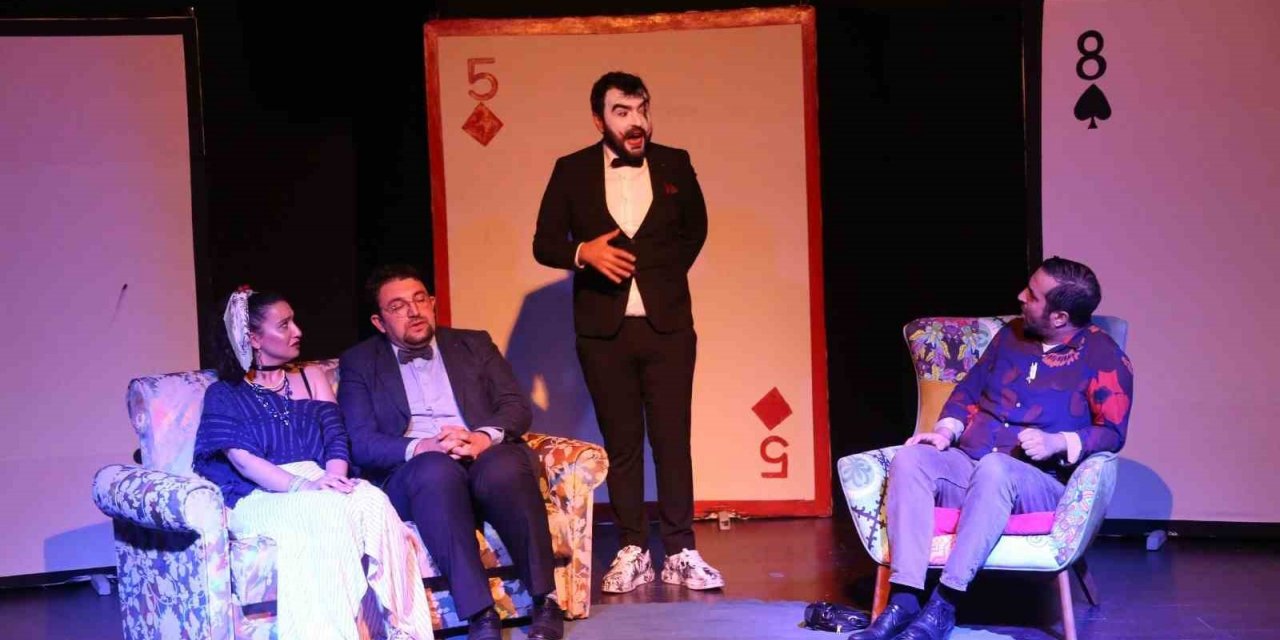 Merkezefendi Kent Tiiyatrosu’nun yeni oyununa büyük ilgi