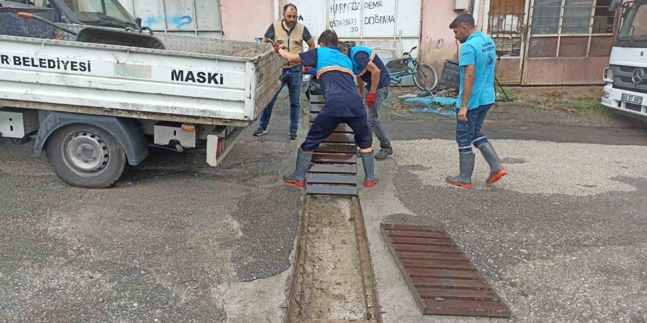 MASKİ sağanak yağış uyarısı sonrasında tüm ekipleri ile sahada