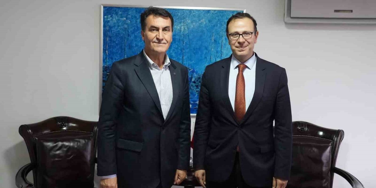 Başkan Dündar’dan Kosova’da ziyaretler