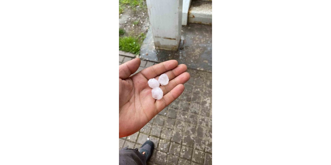 İnönü ilçesinde ceviz büyüklüğünde dolu yağdı