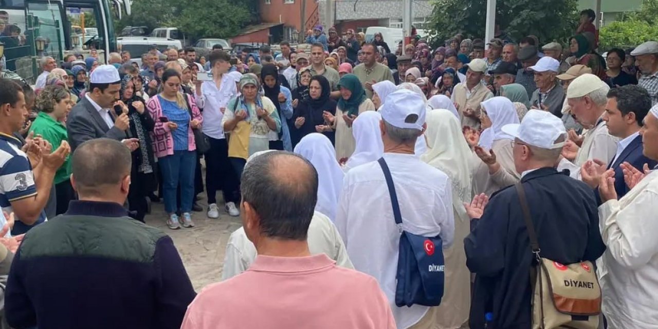 Ayvacık’ta hacı adayları kutsal topraklara uğurlandı