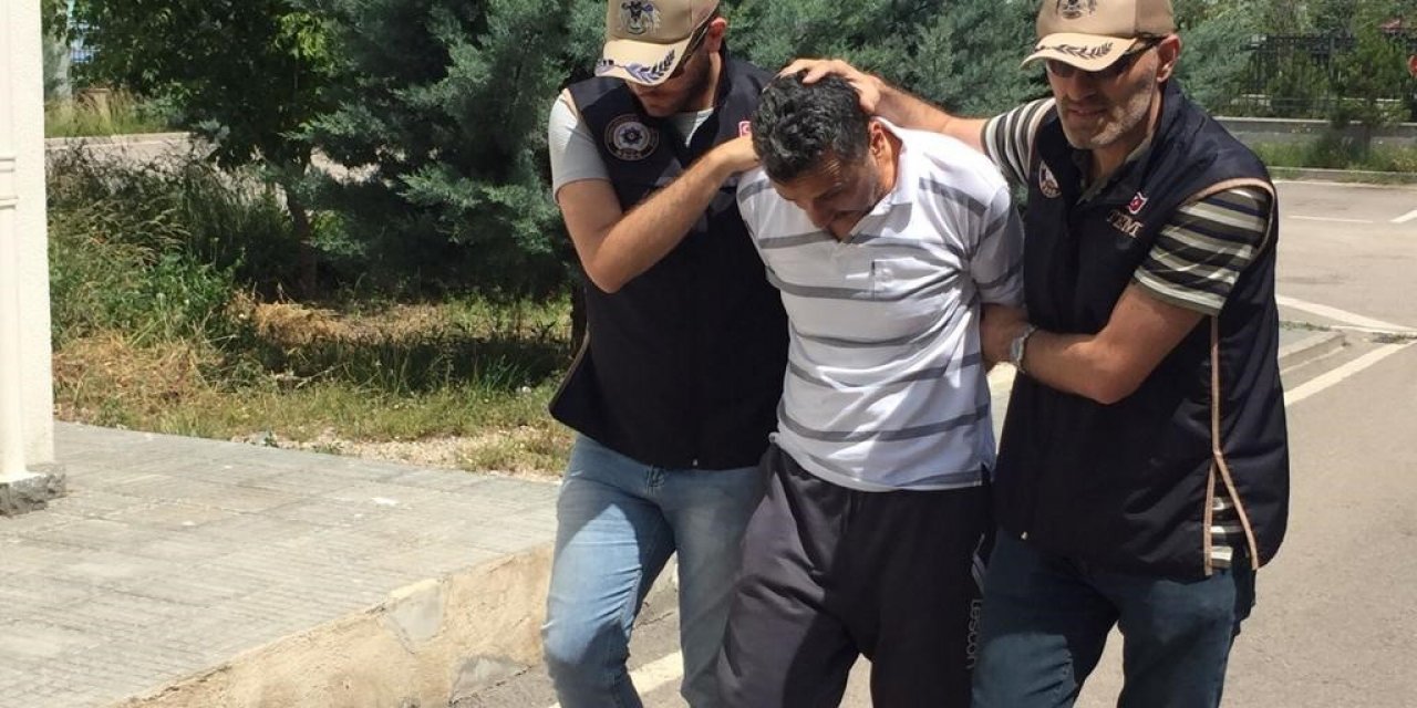 Gri kategoride aranan FETÖ yöneticisi yakalandı