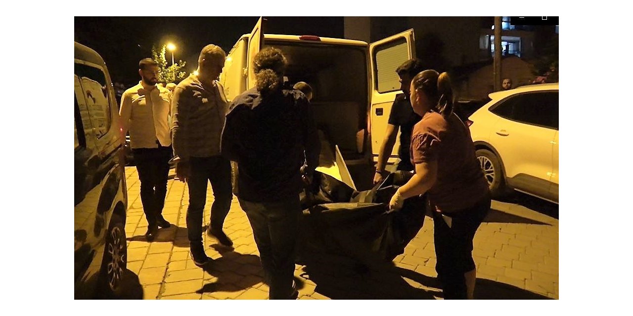 8 aylık bebeğini banyoda yıkarken kalbine yenik düştü