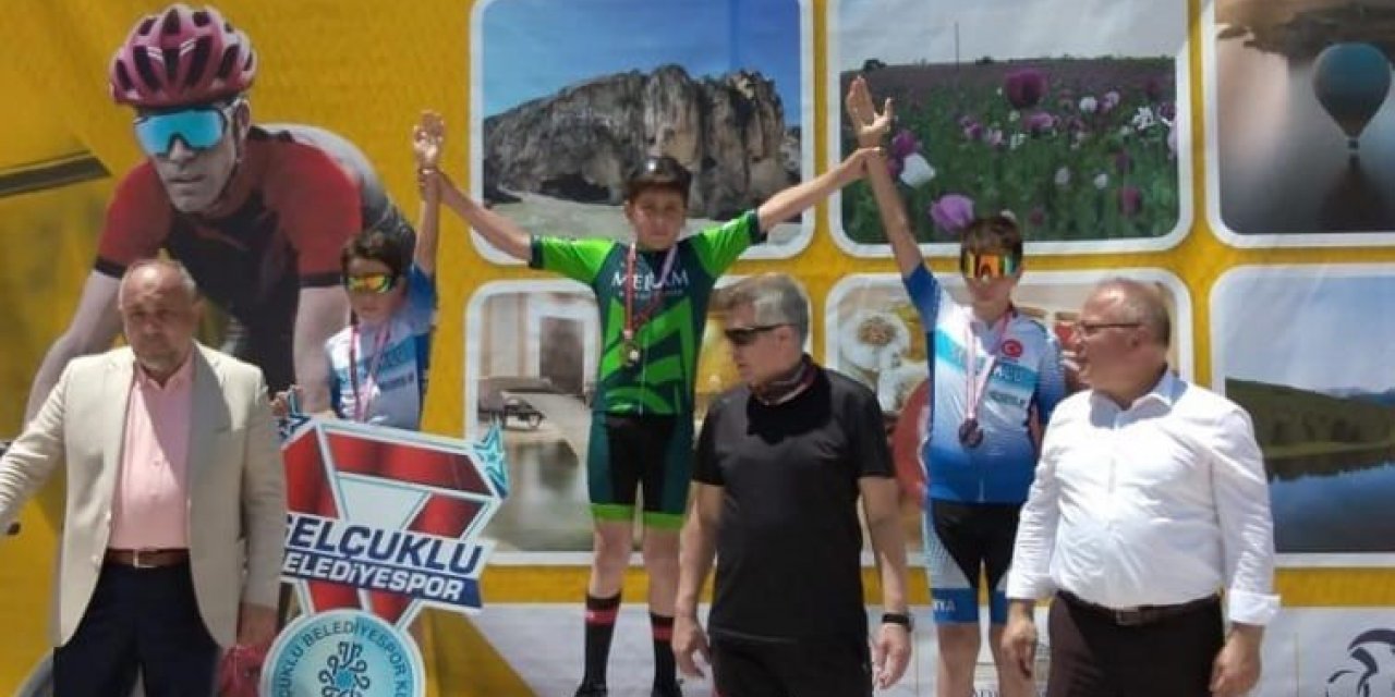 Meram Belediyesporlu bisikletçiden iki şampiyonluk birden