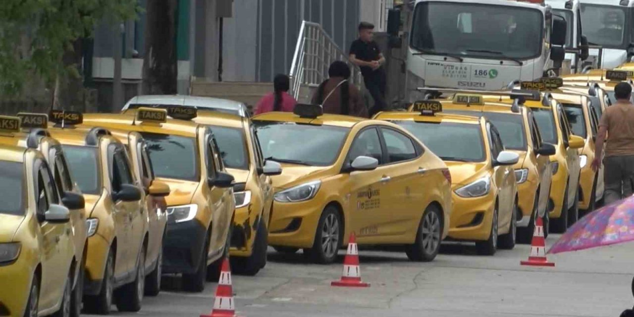 Bursa’da taksiciler uzun kuyruklar oluşturdu