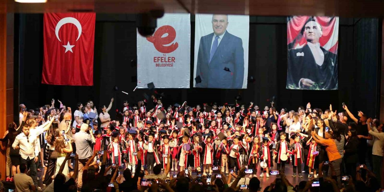 Efeler’in minikleri mezuniyetlerini kutladı