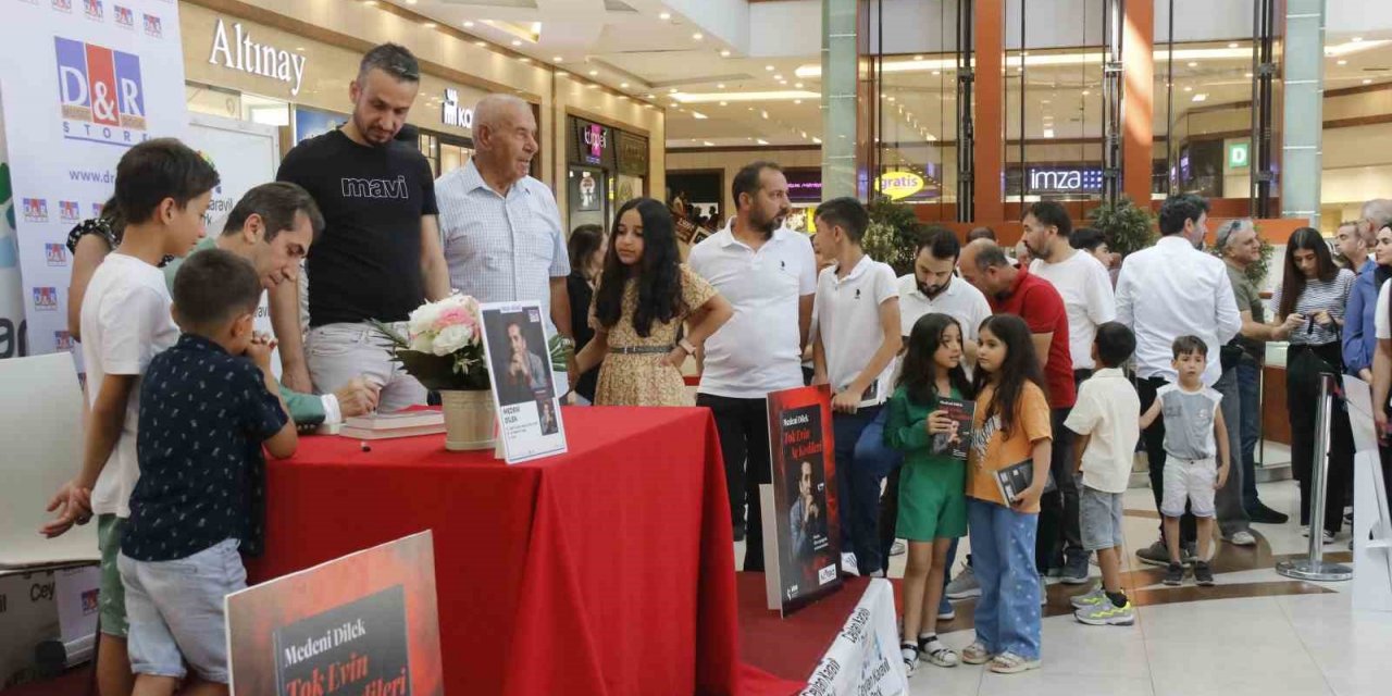 Ceylan Karavil AVM’de imza günü