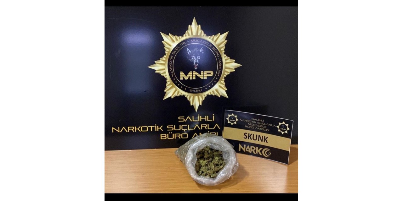 Manisa’da şüpheli araçtan yarım kilo skunk çıktı: 2 şüpheli tutuklandı