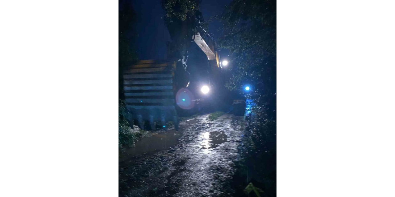 Yağmurdan etkilenen bölgelerde çalışmalar sürüyor