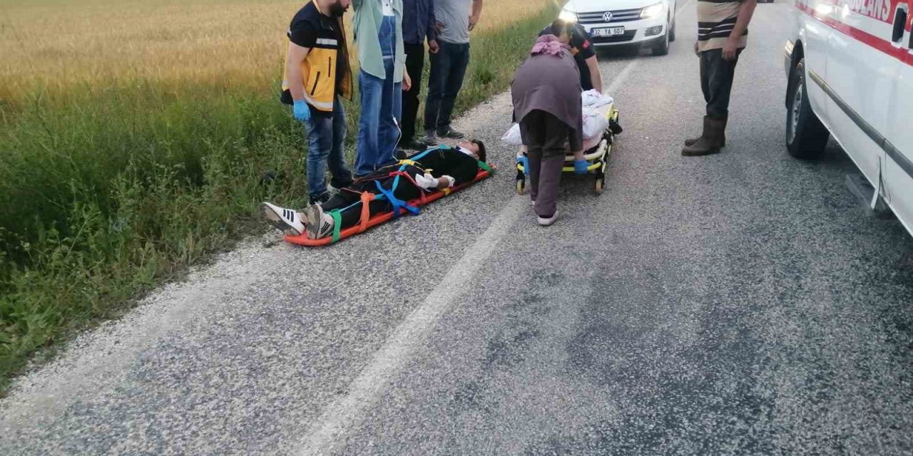 Motosikletler kafa kafaya çarpıştı: 4 yaralı